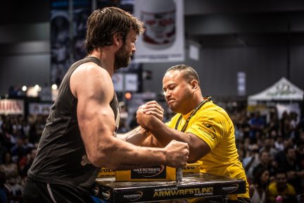 Миниатюра для записи Длительность поединка в женском и мужском армрестлинге