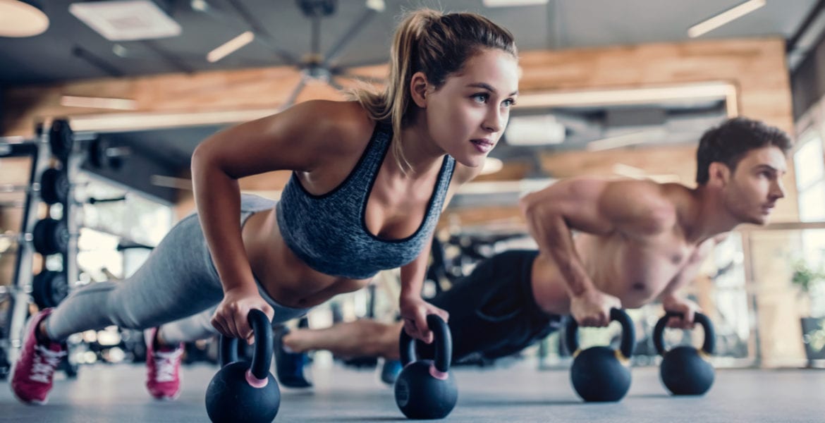 Силовые тренировки мужчин и женщин